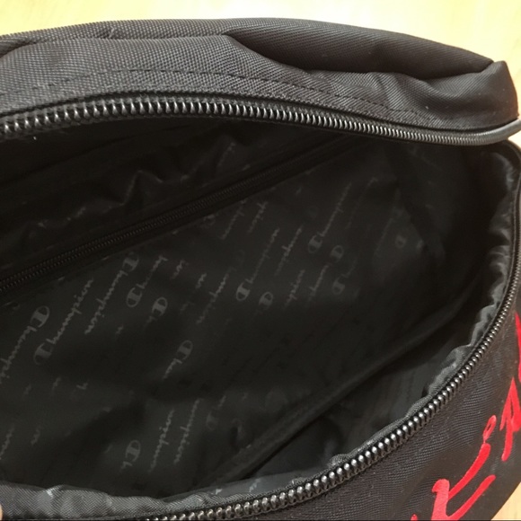 NWT Champion Multilingual Cross Body Sling Bag - Picture 6 of 6